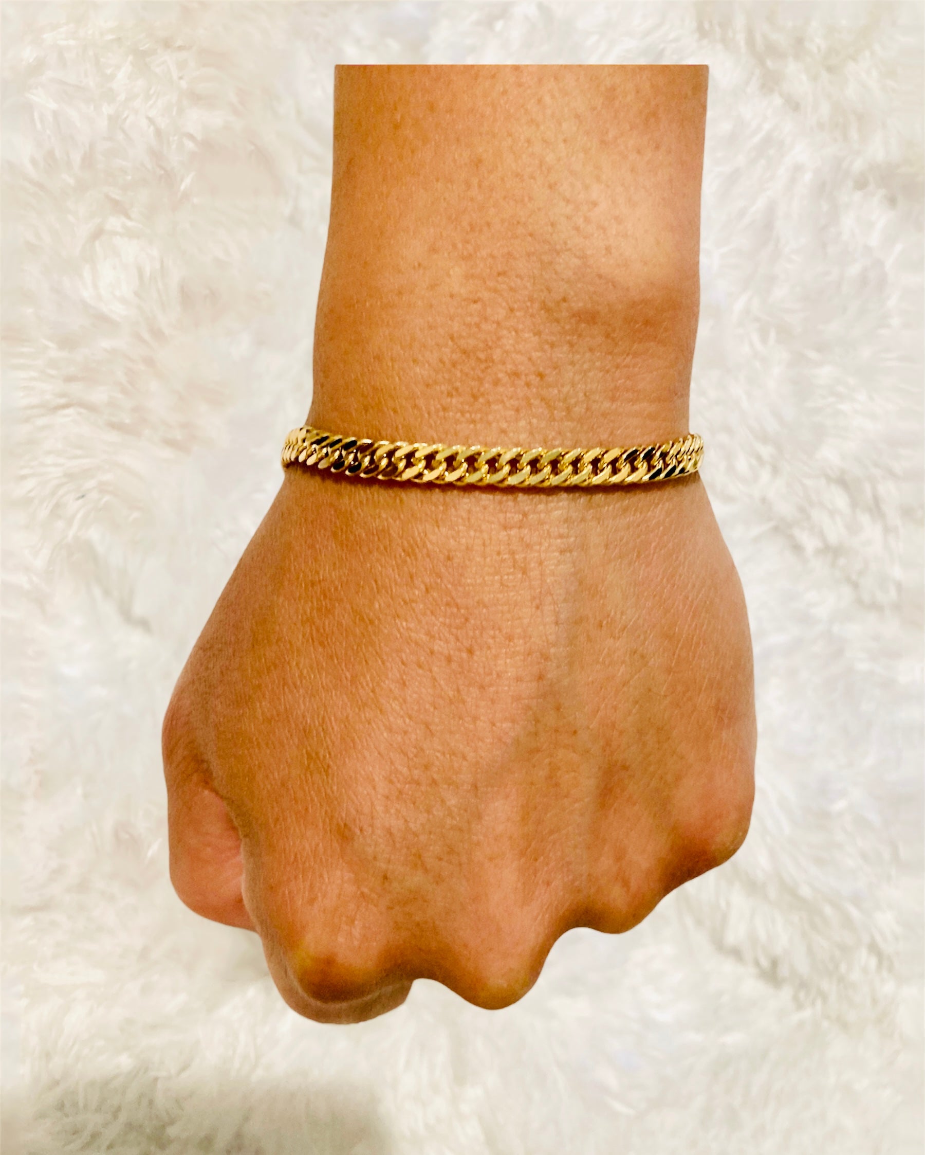 18K Curb Bracelet Size 8